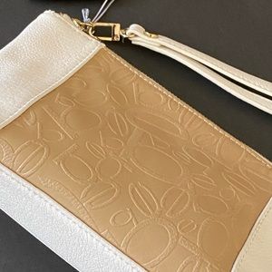 Pretty bebe wristlet - Perfect size